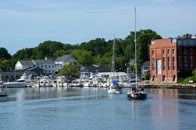 boat-harbour-in-mystic